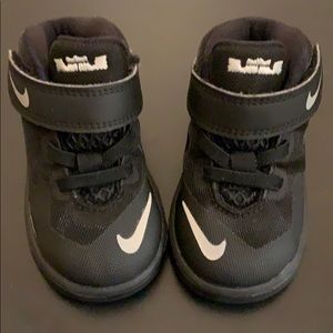 4c baby Nike shoes